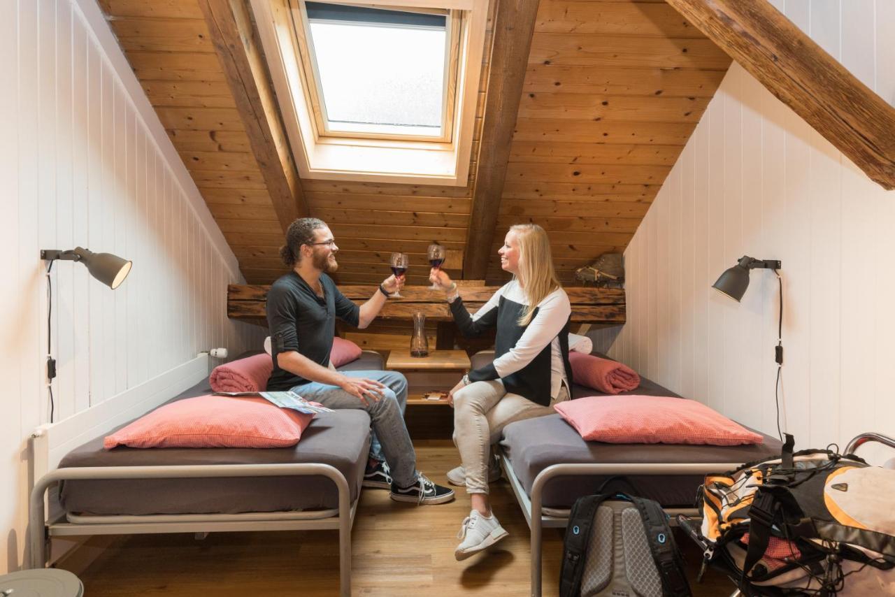Balmers Hostel Unterseen Exterior photo
